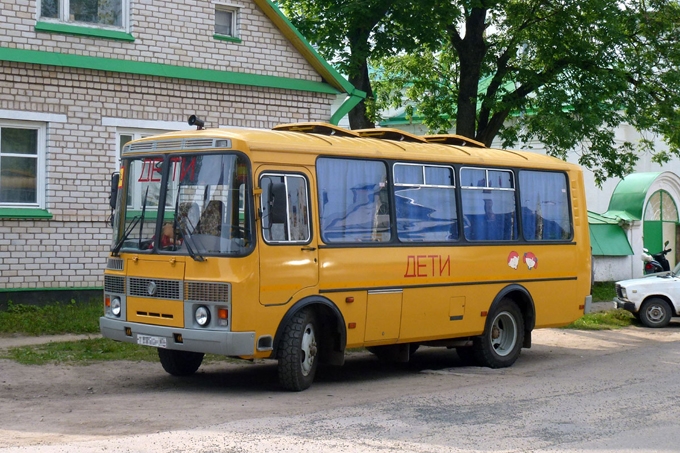 Школы Зауралья получили новые автобусы