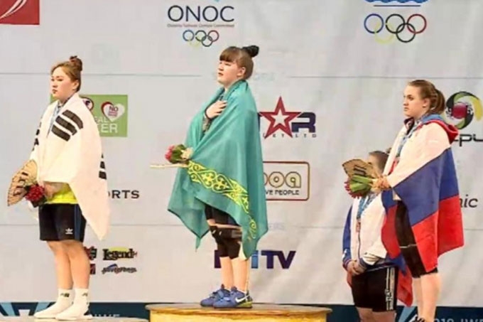 Екатерина Визгина - бронзовый призер чемпионата мира по тяжелой атлетике среди юниоров