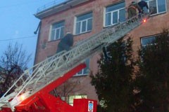 Прошло пожарно-тактическое учение в библиотеке ГСкОУ "Шадринская школа-интернат №12"