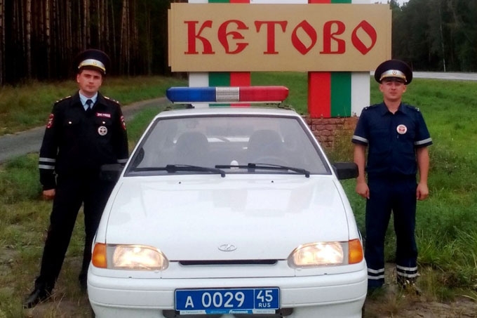 Экипаж ДПС пришел на помощь беременной женщине