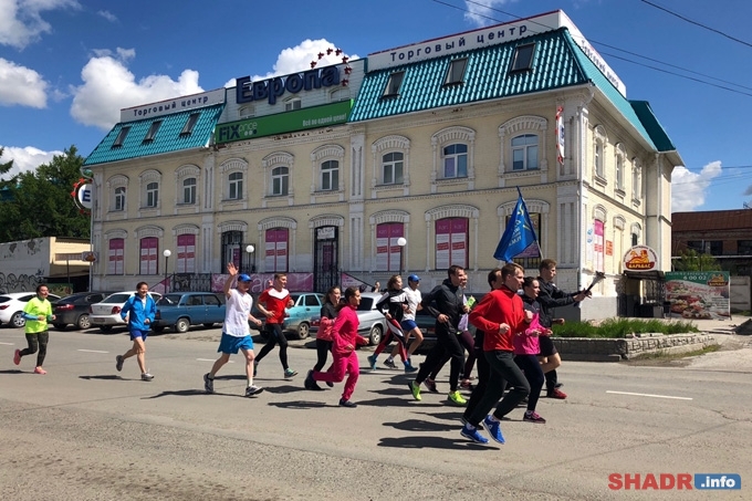 Шадринск принял международную эстафету «Бег мира – 2018»