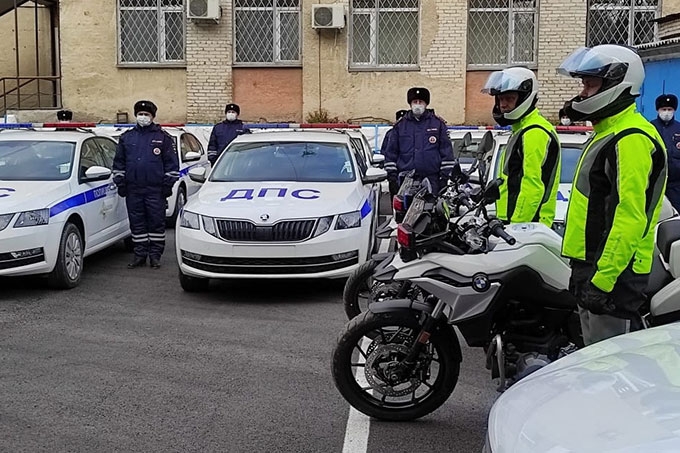 36 автомобилей и 2 мотоцикла: Подразделениям Госавтоинспекции вручили новый патрульный транспорт