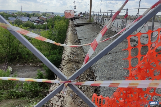 В Шадринске обрушилась часть моста