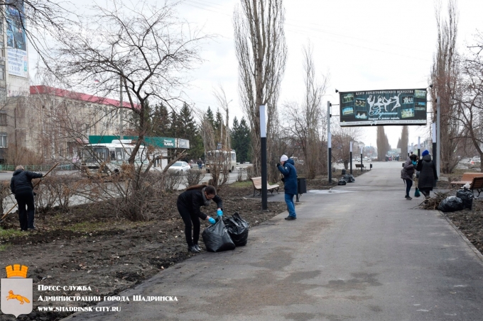 Антон Мокан: "Нужно оперативнее вывозить мусор с улиц города"