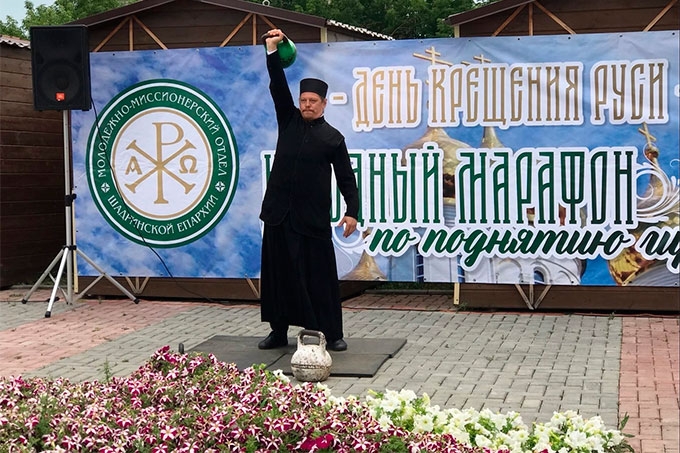 В Шадринске впервые прошел Народный марафон по поднятию гири