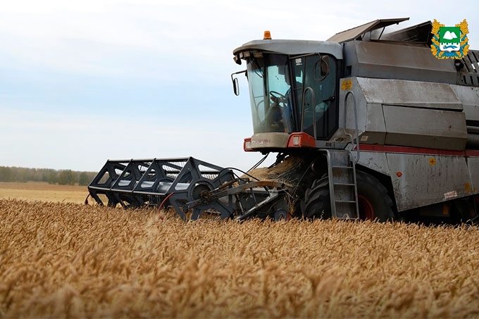 Аграриями региона собрано 2 миллиона тонн зерна