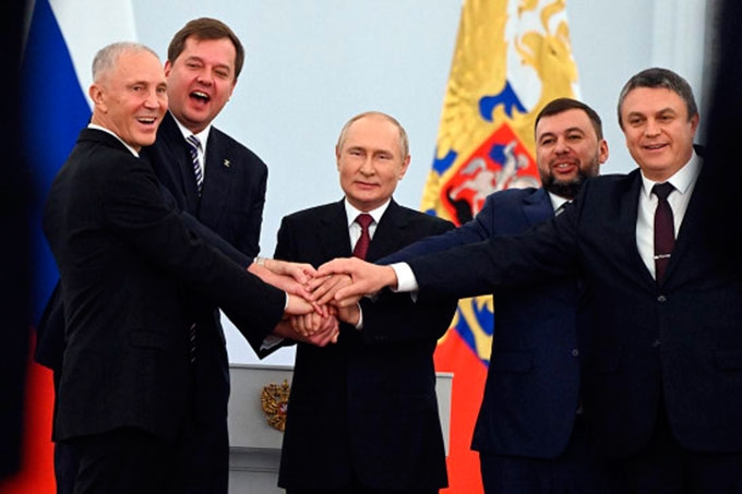 Путин подписал договор о вхождении новых территорий в состав России