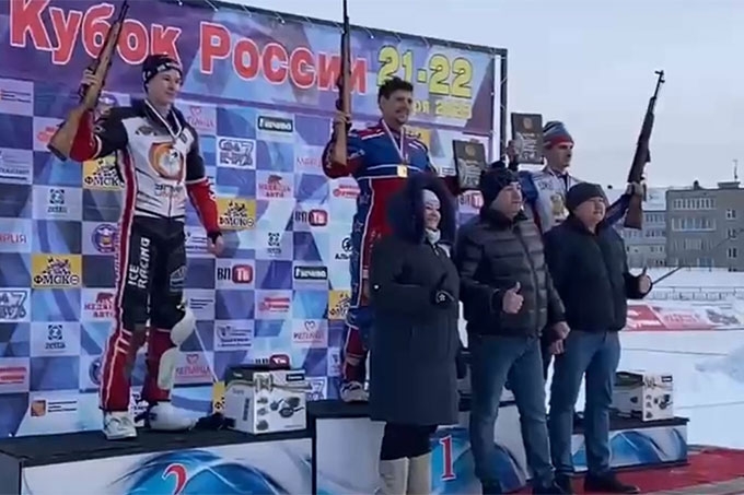 Владислав Мартьянов поднялся на подиум в Финале №1 Кубка России по ледовому спидвею