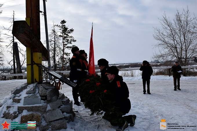 Шадринцы почтили память павших в бою бойцов 367-й краснознамённой стрелковой дивизии