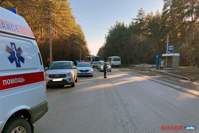 Два несовершеннолетних были сбиты на улице Автомобилистов в Шадринске