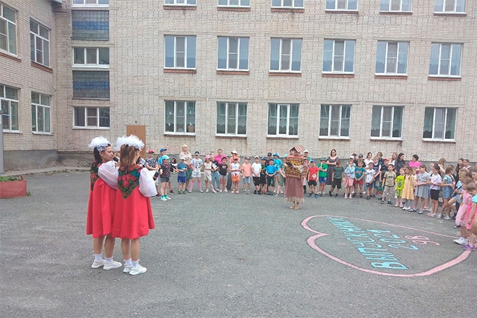 Шадринские школьники отдохнули на летних «площадках» и загородном лагере «Салют»