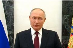 Владимир Путин: "Мы гордимся нашими родными армией и флотом"