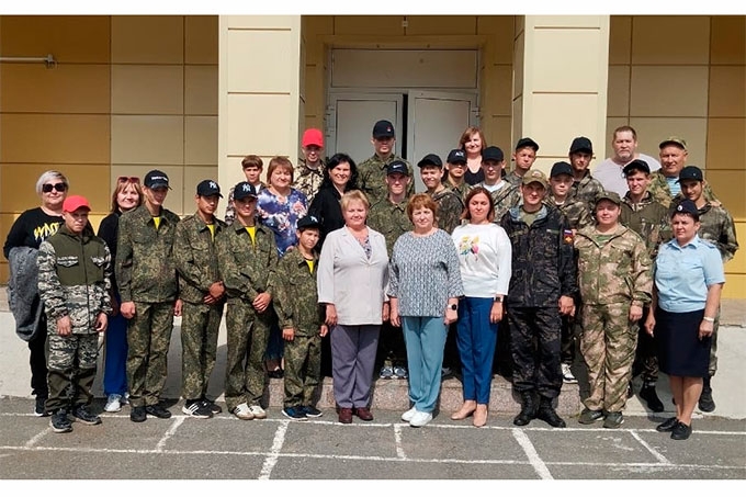 В Шадринске стартовали военно-полевые сборы для подростков Курганской области