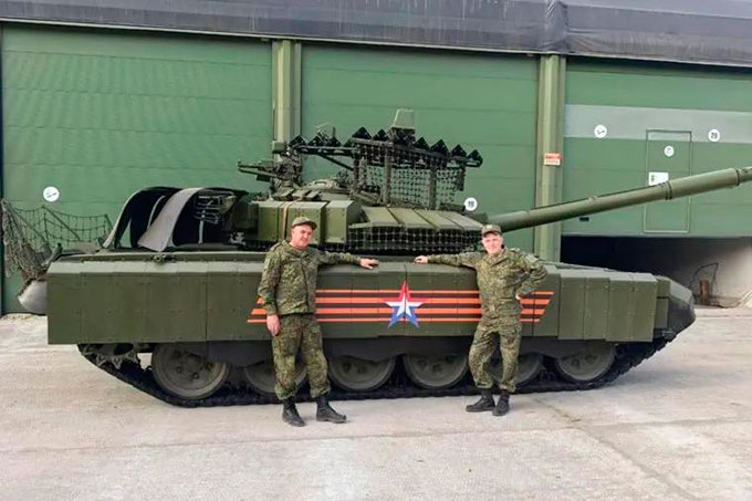 Шадринские танкисты приняли участие в параде Победы в Екатеринбурге