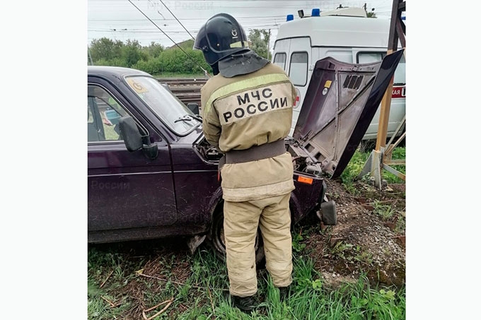 Помощь спасателей потребовалась пострадавшим в ДТП в Шадринске