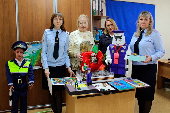 Работы Ярослава Коптева и Захара Кайгородцева представят Курганскую область на конкурсе «Полицейский Дядя Степа» в Москве
