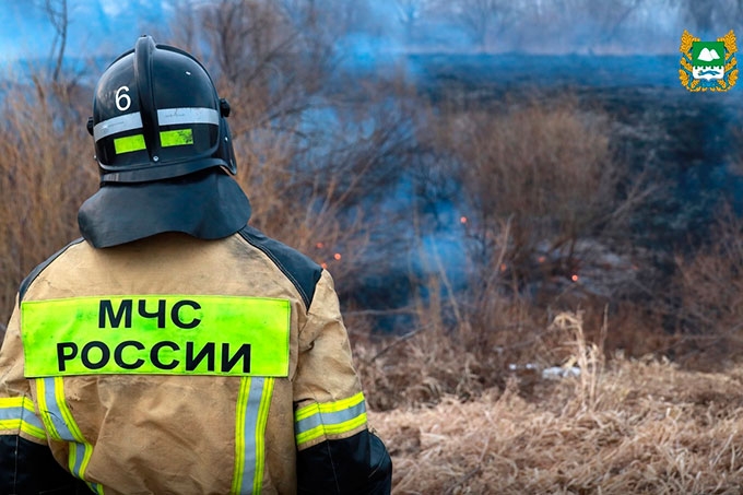 3 пожара за прошедшие сутки потушили огнеборцы в Курганской области