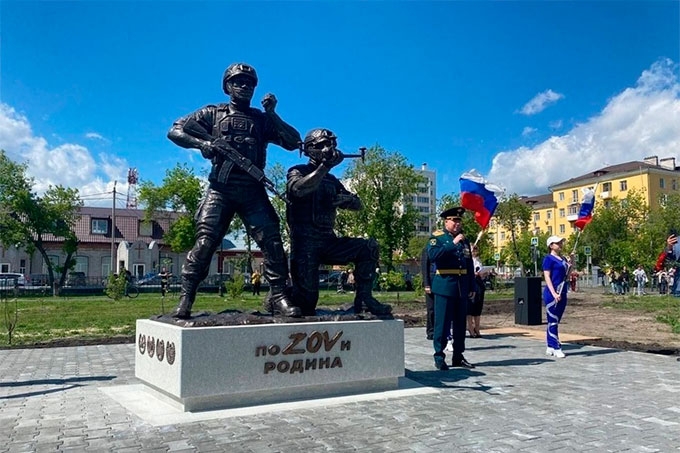 В Шадринске открыли памятник участникам СВО