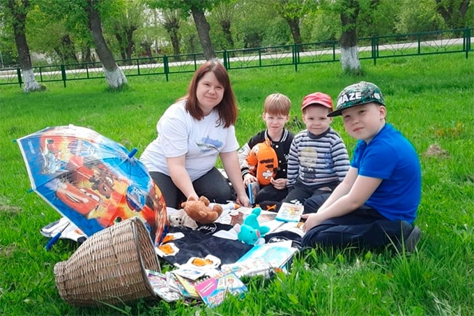 Семья Шиваловых из Шадринского МО стала одной из самых читающих семей региона