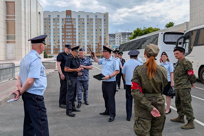 Около 250 человек обеспечивали охрану порядка при проведении праздничных мероприятий ко Дню России