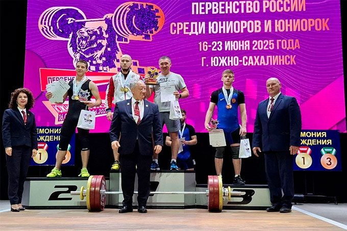 Станислав Черепанов завоевал «бронзу» Первенства России по тяжелой атлетике