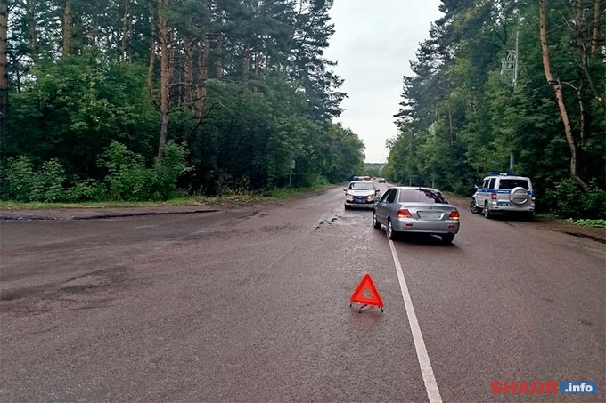 В Шадринске на оживленном перекрестке сбили велосипедиста