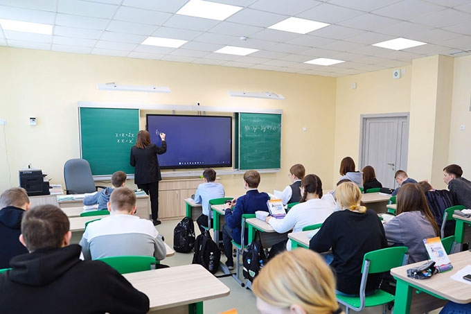 2 педагога-победителя конкурса «Земский учитель» приступят к обучению школьников в Шадринском МО