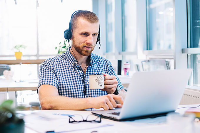 Зауральцы стали чаще использовать искусственный интеллект для онлайн-встреч