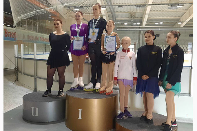 Шадринские спортсменки стали призерами областного Первенства по фигурному катанию