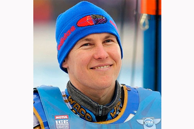 Спортивному клубу «Торпедо-ШААЗ» присвоено имя легендарного мотогонщика Николая Красникова