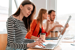 В России стартовала короткая рабочая неделя