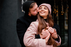 Большинство молодых людей готовы к поиску второй половины на учебе или работе