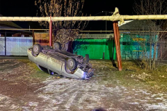 Пьяный водитель устроил аварию с опрокидыванием автомобиля в Шадринске