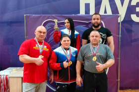 Шадринцы среди победителей Чемпионата УрФО по пауэрлифтингу