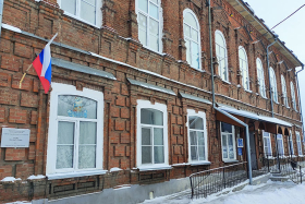 Губернатор поставил задачу ускорить ремонт ключевых больниц Курганской области